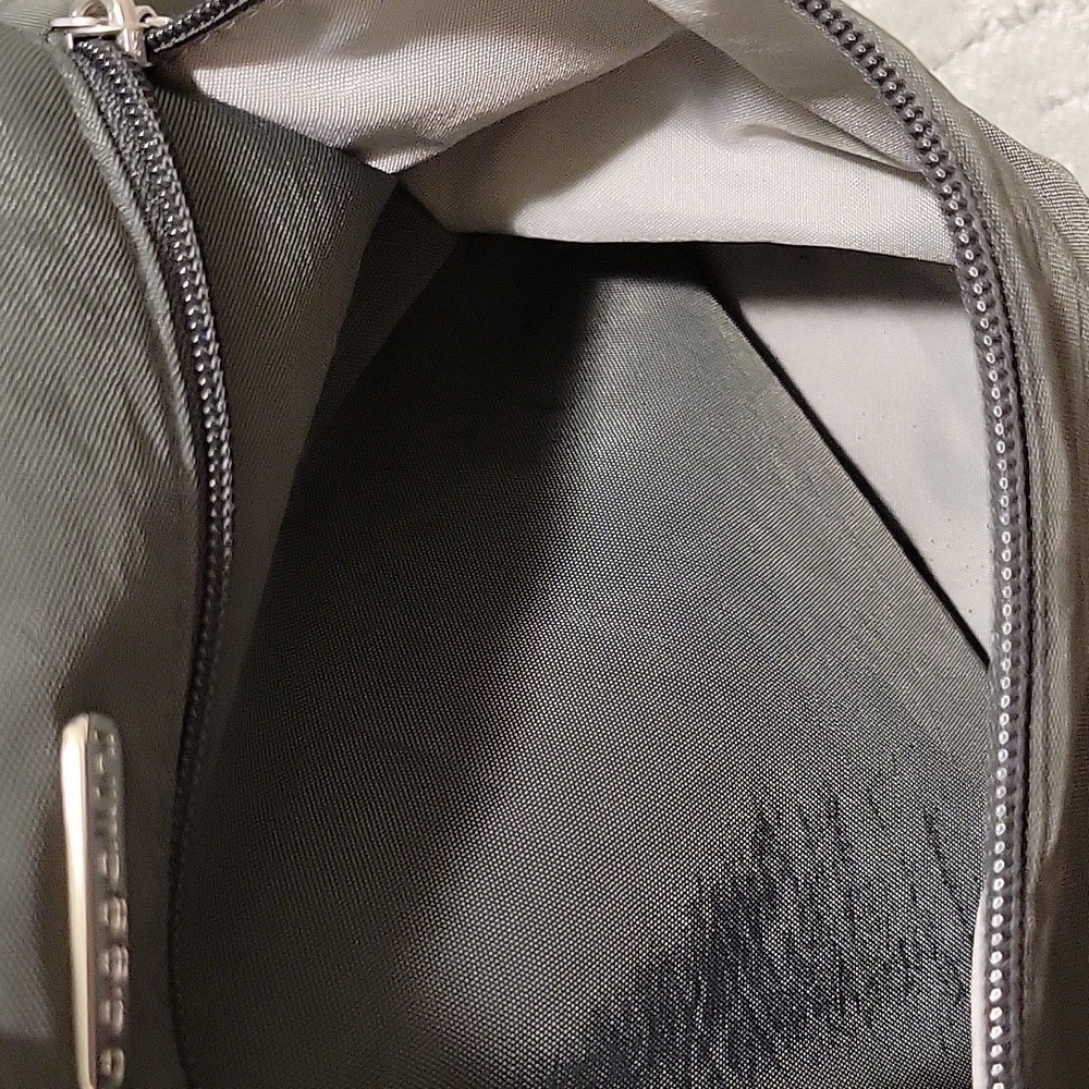 Baggallini Crossbody Bag - Picture 5 of 9